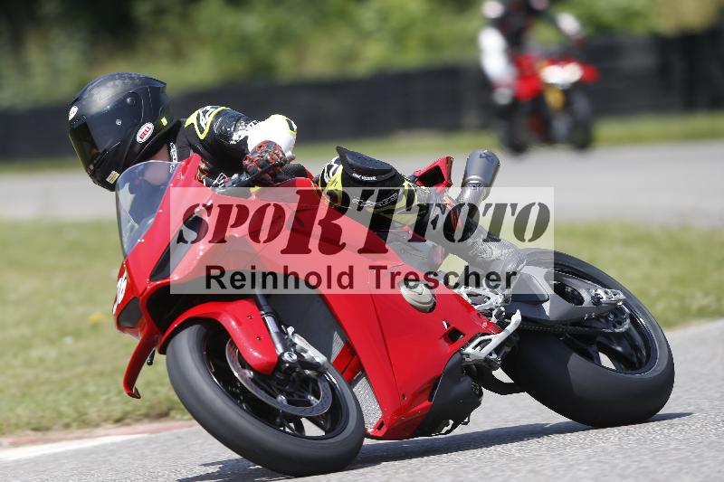 /27 12.06.2025 Ducati Schweiz Trackday Warmup  ADR/gelb-jeaune/36